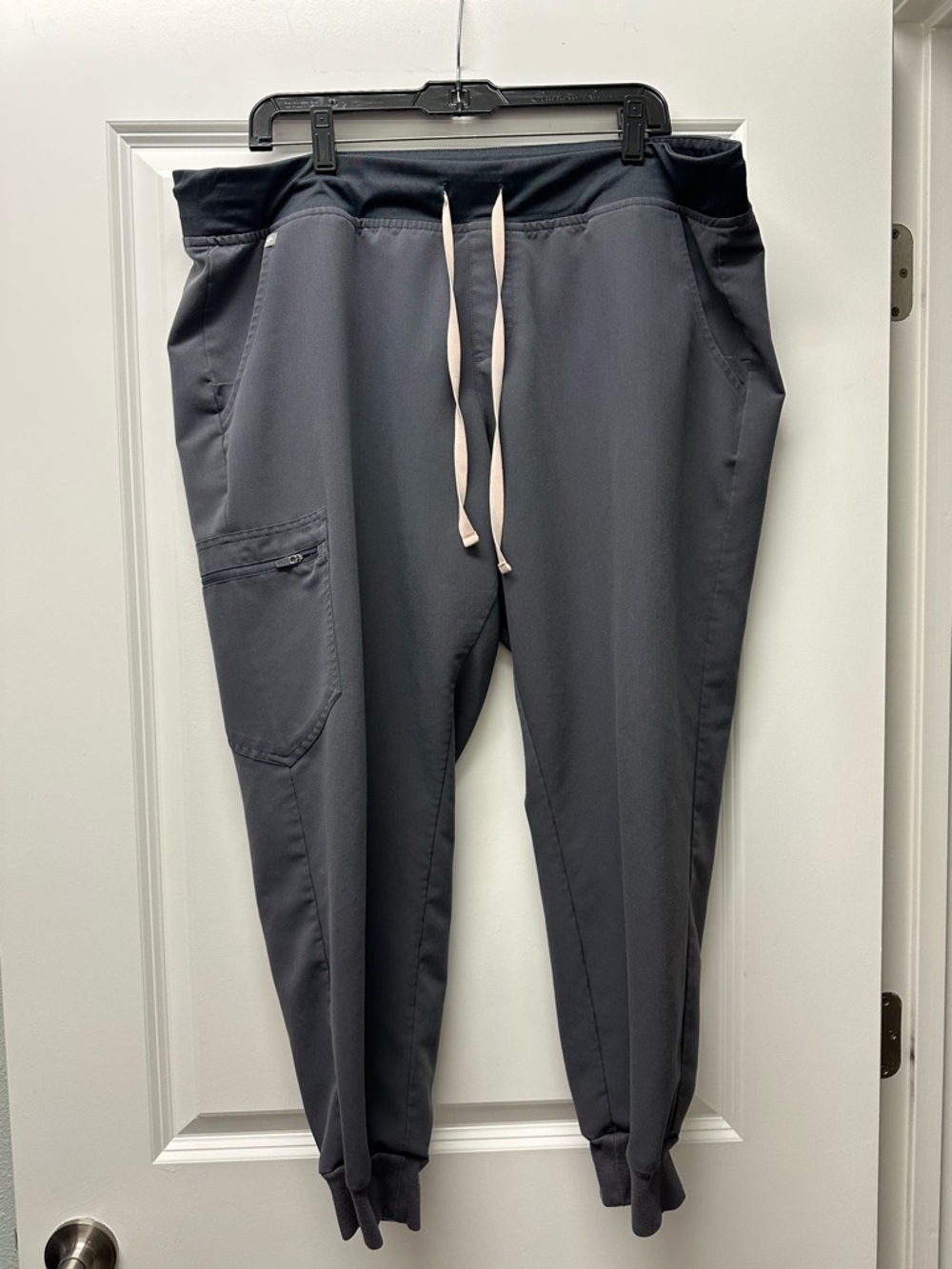 FIGS Women’s Dark Gray Zamora Scrub Pants XXL/P
